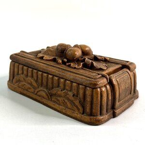 Vintage Syroco Wood Box Cigarettes Trinkets Jewelry Circa 1960s 3D Relief Top